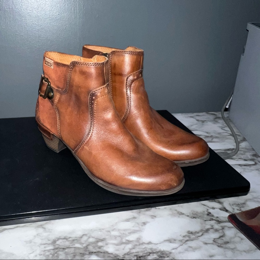 Pikolinos ankle booties